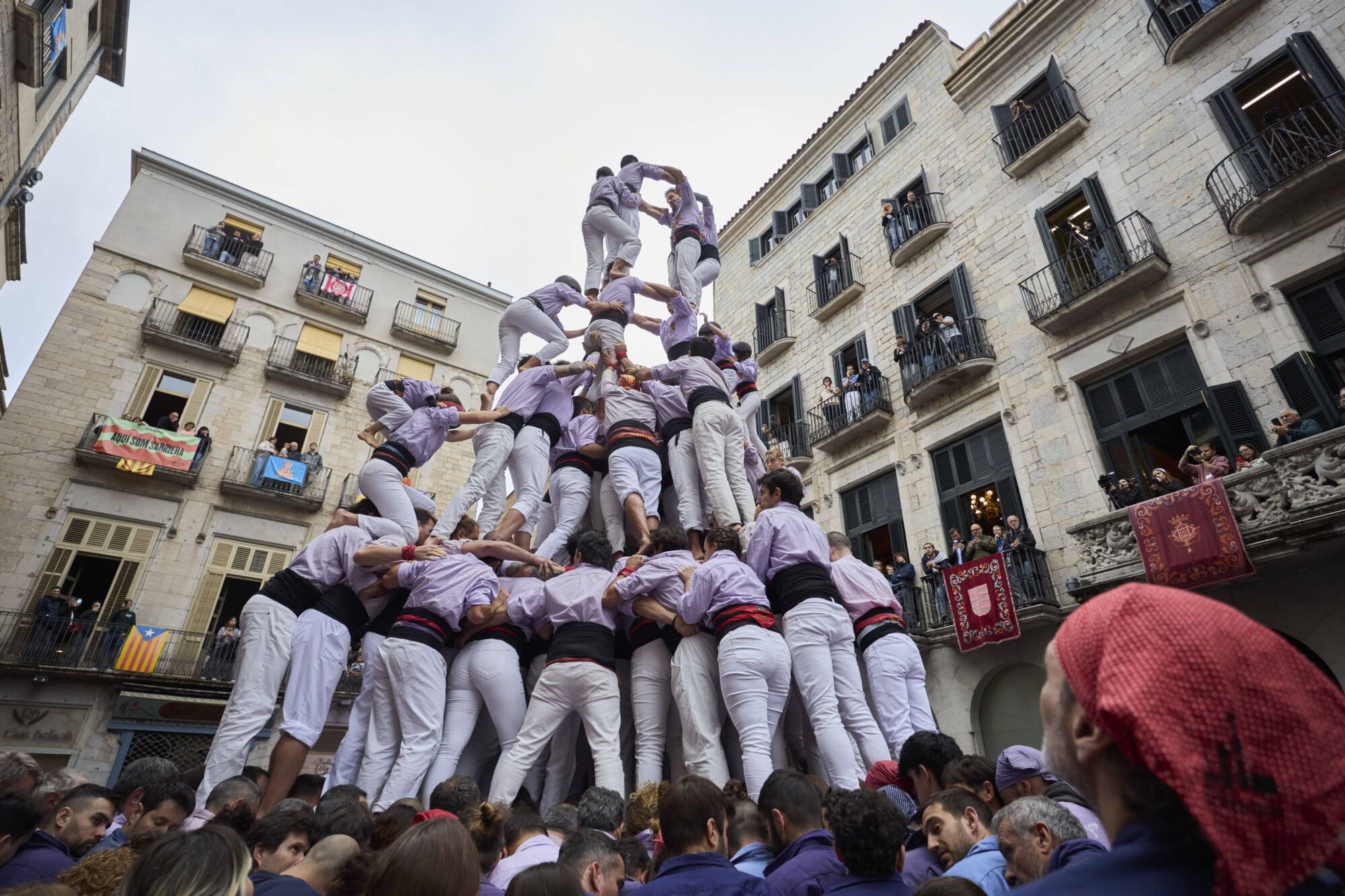 Diada Cartelera amb Els Marrecs de Salt, Capgrossos i Minyons de Terrassa a la plaça del Vi.