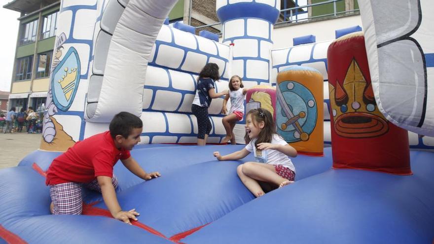 Niños, en la actividad de &quot;Parques Divertidos&quot;, en Corvera