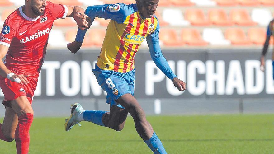 Ilaix Moriba, cerca del Granada CF