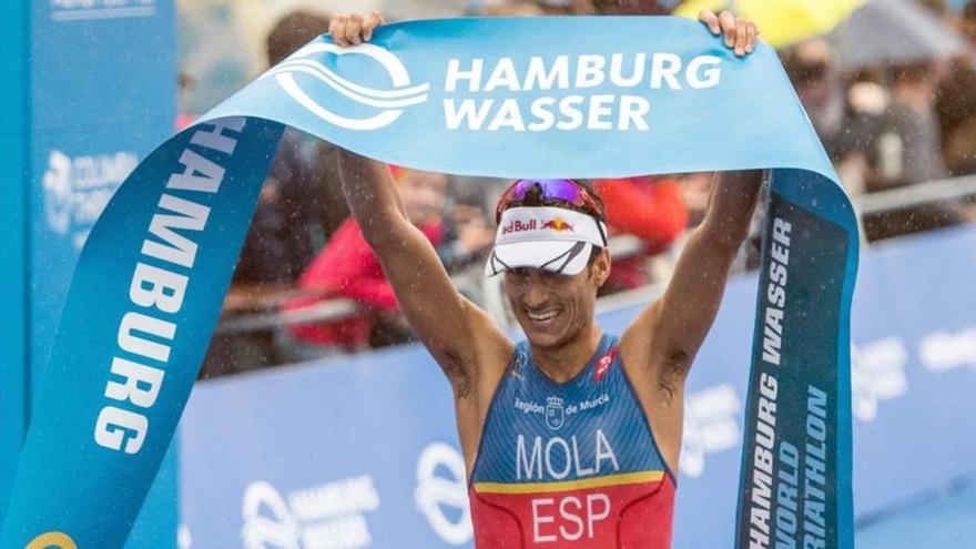 Mola se impone en Hamburgo en la séptima prueba del Mundial de triatlón