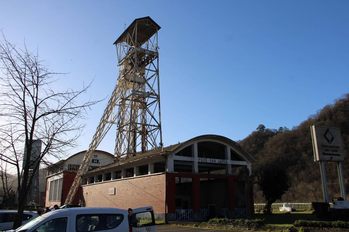 EN IMÁGENES: Visita del exdirectivo de la NASA a las minerías del pozo Santiago para hablar sobre el futuro laboratorio que podría recrear las condiciones de vida en la Luna