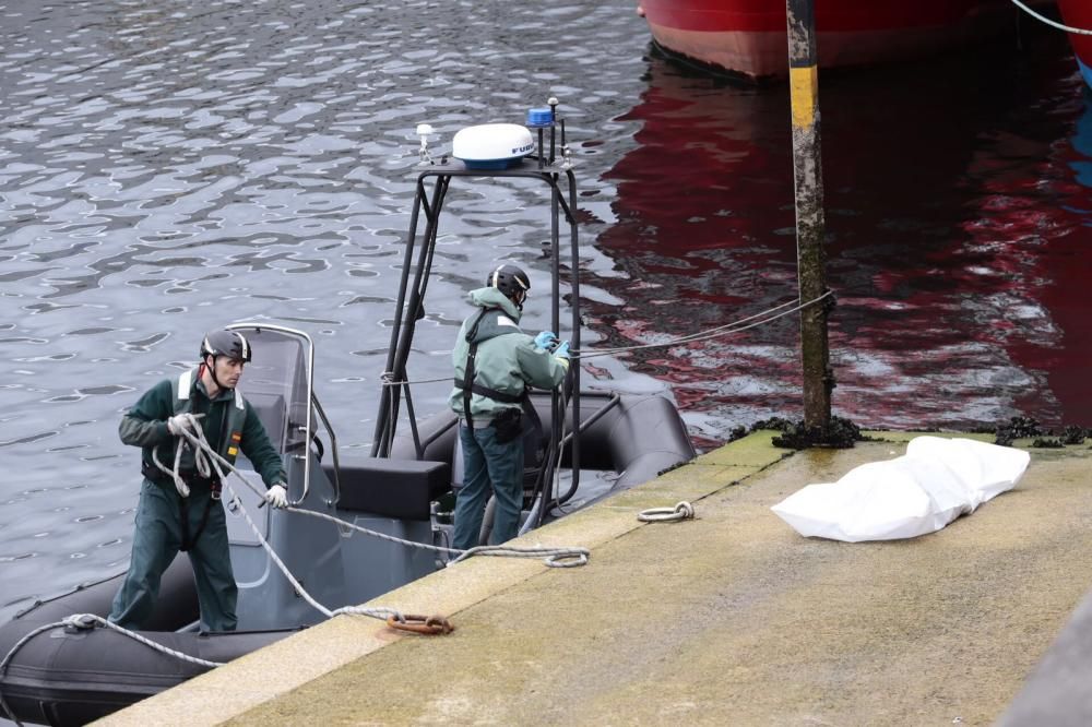 Un coche cae al mar en Vigo