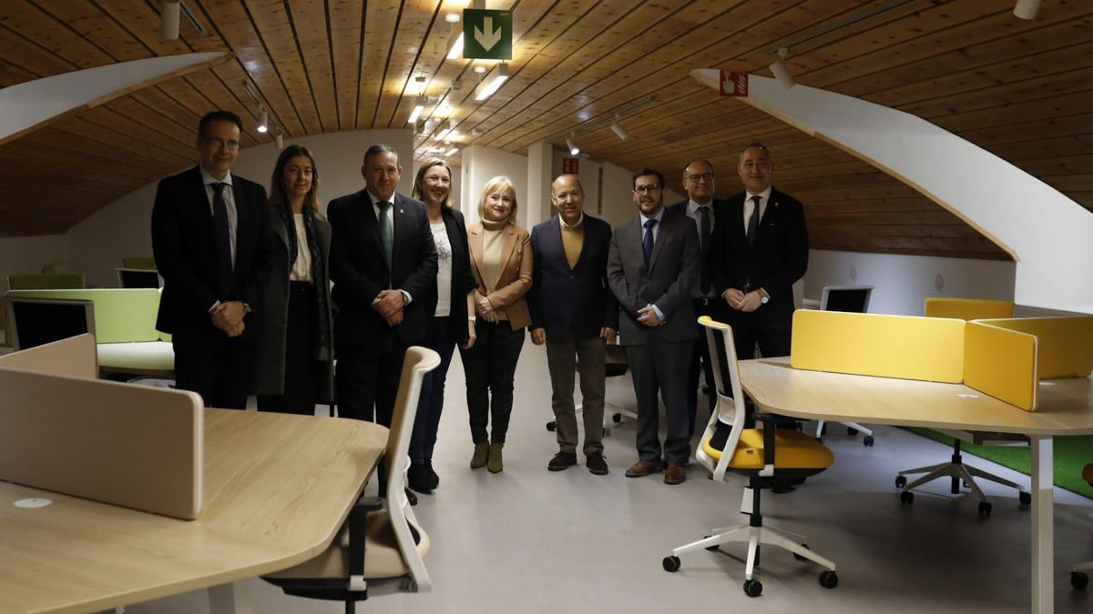 Desde la izquierda: Eduardo García Brea, Esperanza Vázquez, Javier Faúndez, Isabel Blanco, Leticia García, José María Barrios,  Víctor López de la Parte, Carlos Raúl de Pablos y Emilio Fernández