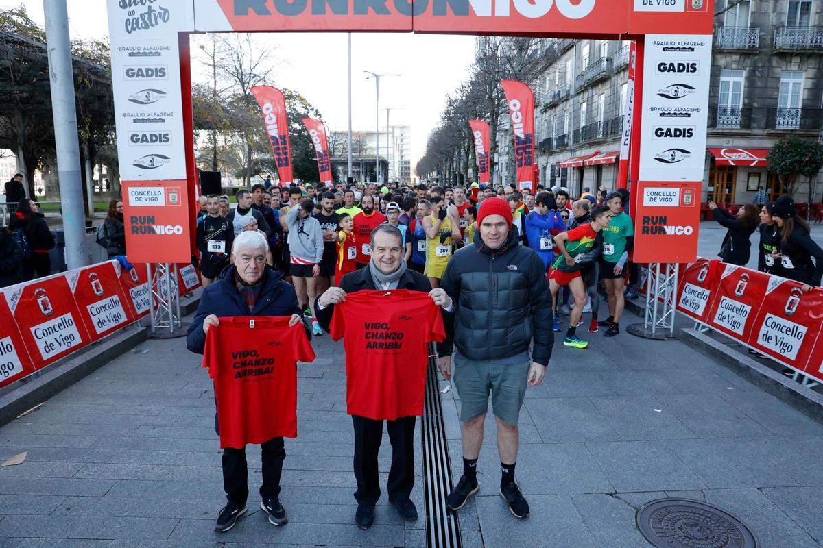 Pisadas de altura en Vigo: cientos de corredores suben O Castro