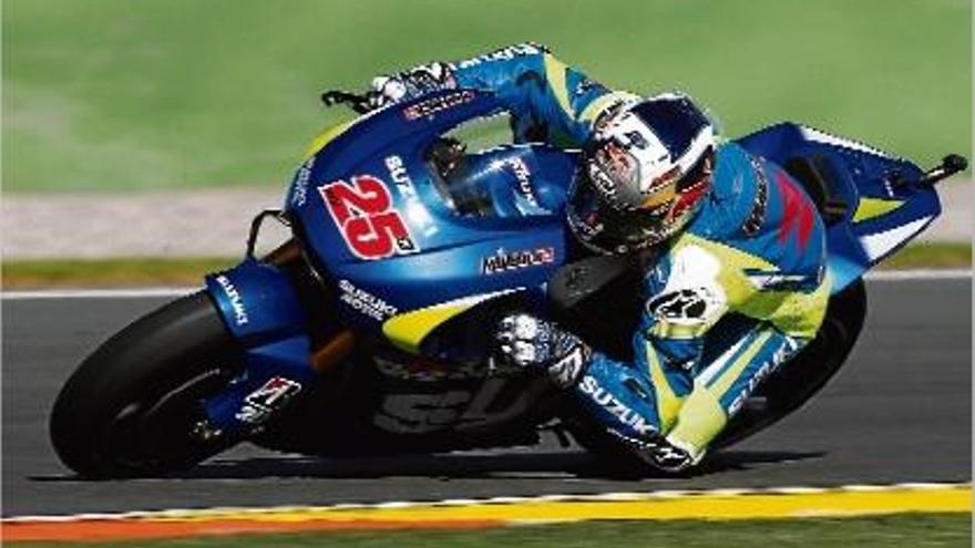 Maverick Viñales rodant amb la Suzuki de Moto GP ahir al circuit valencià de Xest.