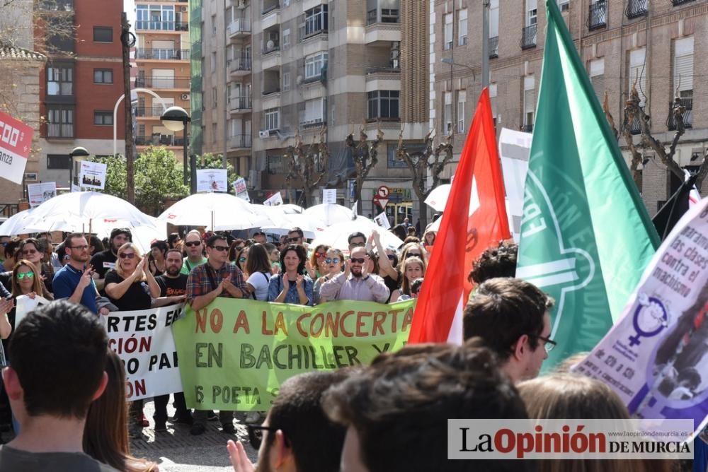 Protestas por Educación por las calles de Murcia