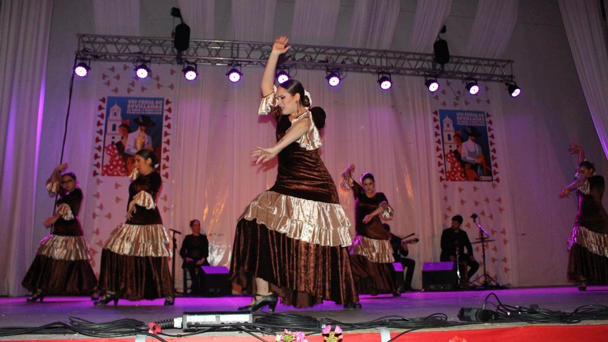 Las actuaciones en el recinto ferial forman parte de los actos de la Feria de Sevillanas