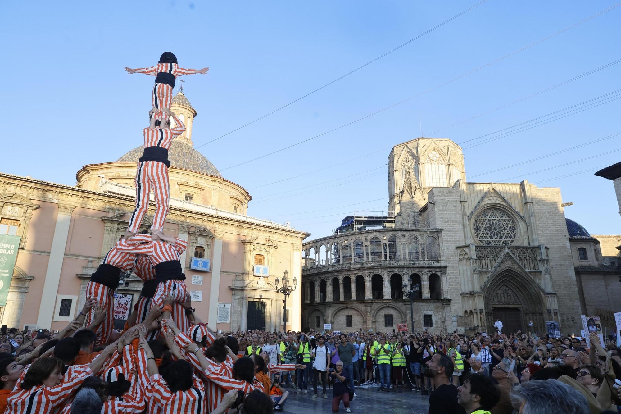 Familiares de las víctimas y afectados por la dana encabezan la manifestación del 29-M