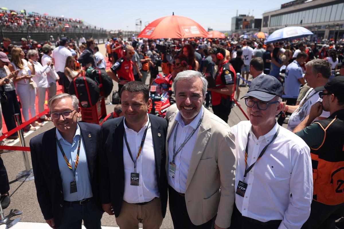 Jorge Azcón no se ha querido perder el Gran Premio de Alcañiz. Jorge Azcón no se ha querido perder el Gran Premio de Alcañiz.