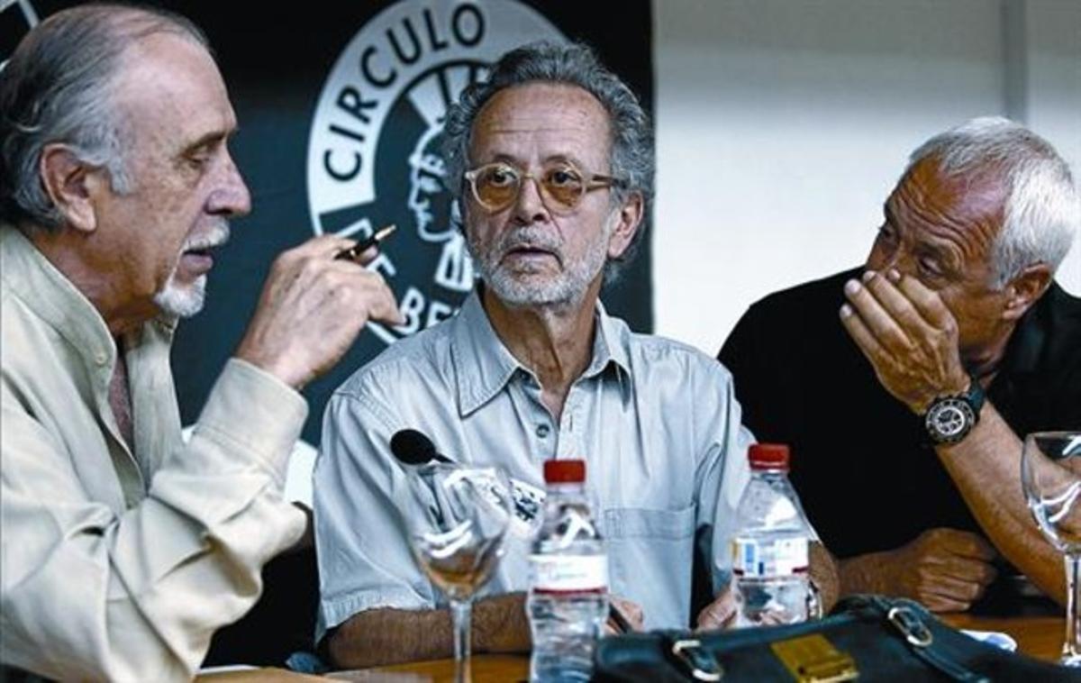 Plans de futur 8 Fernando Colomo, entre Álvaro Sáenz de Heredia (esquerra) i Antonio del Real, ahir.