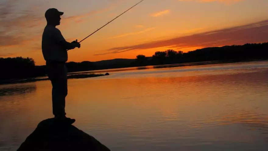 Muere un pescador de 63 años al caer desde cuatro metros de altura