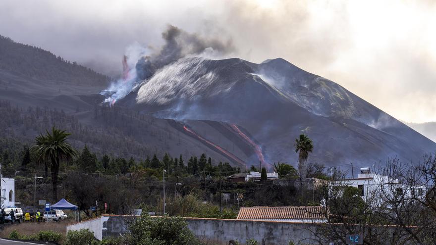 Las nuevas coladas al sur avanzan hacia el océano