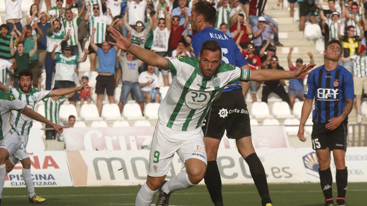 El último gol de Xisco en El Arcángel, en 2016, en la ida de las semifinales del play off de ascenso a Primera contra el Girona.