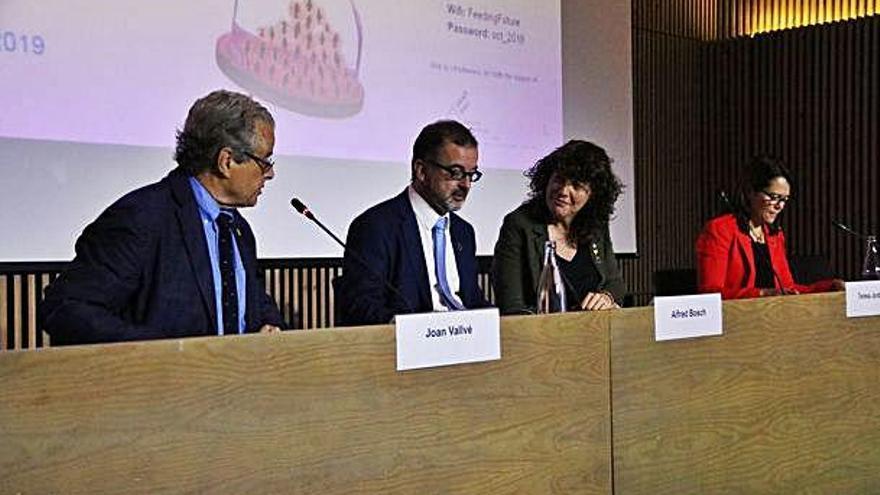 Els experts internacionals alerten: «No podem portar més menjar de l&#039;altra punta del món»