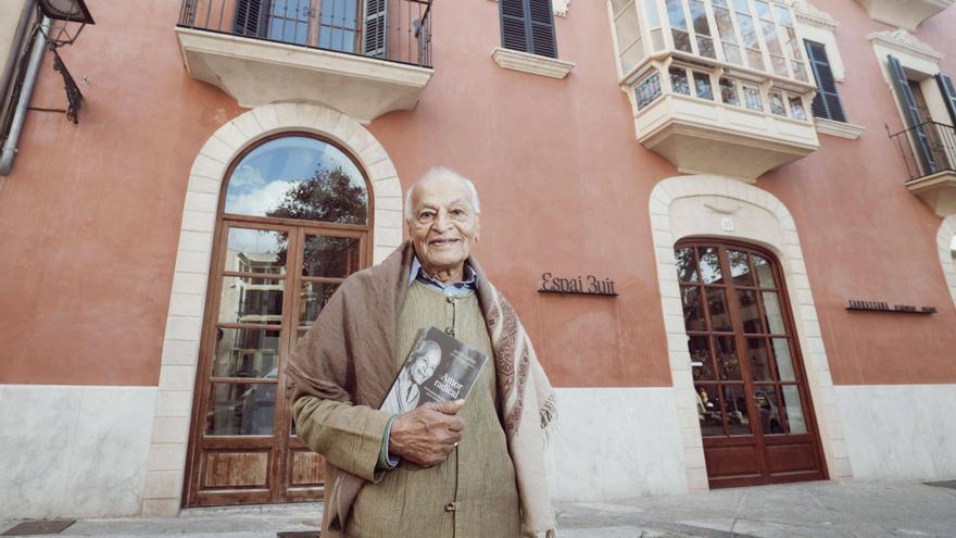 Satish Kumar, escritor, orador, ecologista y activista por la paz: «Putin y Netanyahu carecen de la valentía para dar amor»