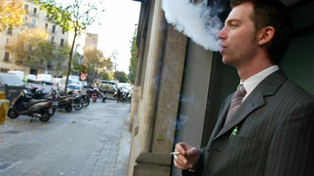 Las pausas para fumar y tomar un café no contaran como jornada laboral