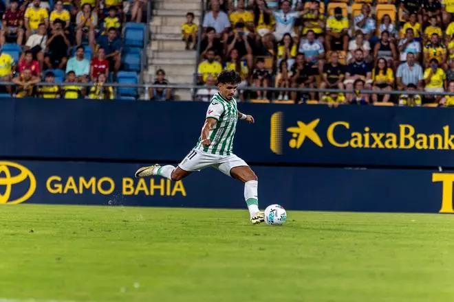 El Cádiz CF - Córdoba CF del Trofeo Carranza en imágenes