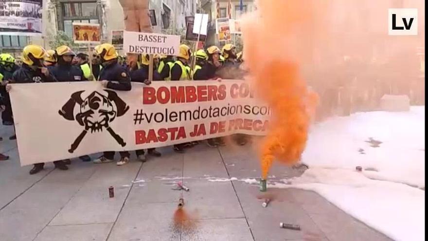 Protesta Bomberos de la Diputación en València