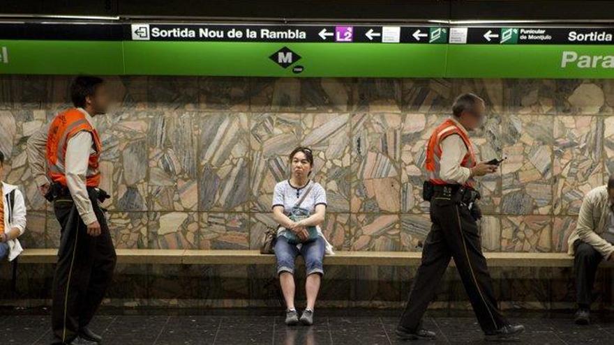 Apuñalado un vigilante del metro en la estación de Paral.lel de Barcelona