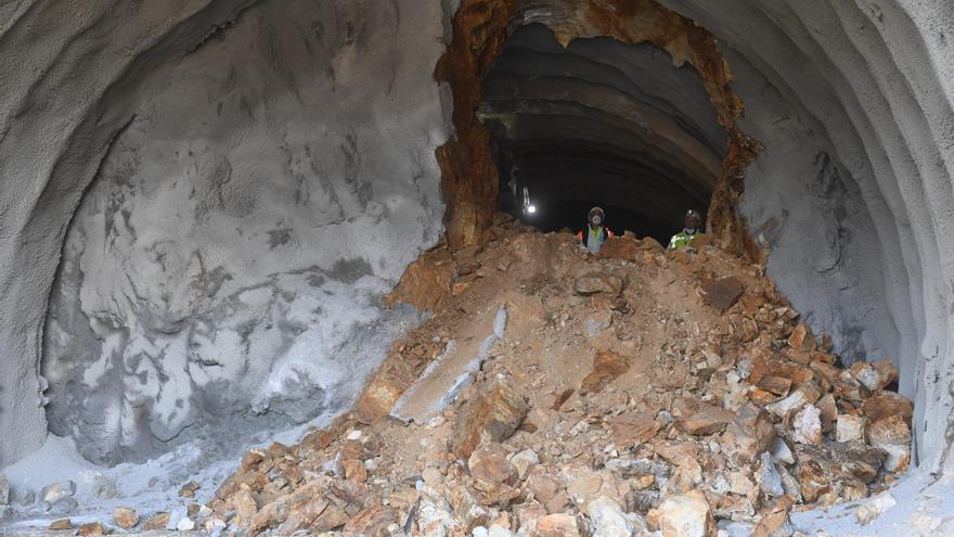 Acto para completar la excavación del primer túnel del acceso ferroviario a Langosteira