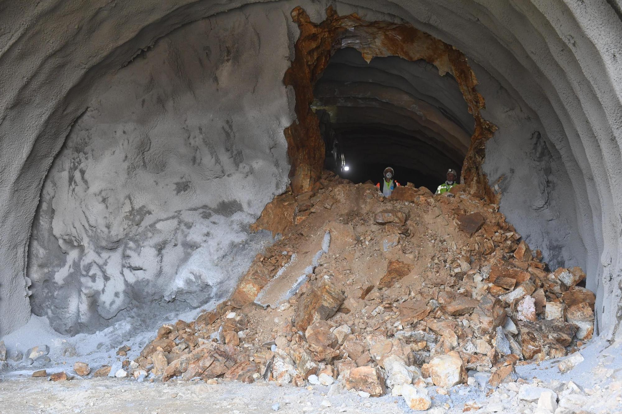 Completada la excavación del primer túnel en la obra del tren a Langosteira