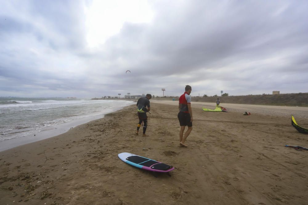 Kite Surf en la playa prohibida de Massalfassar