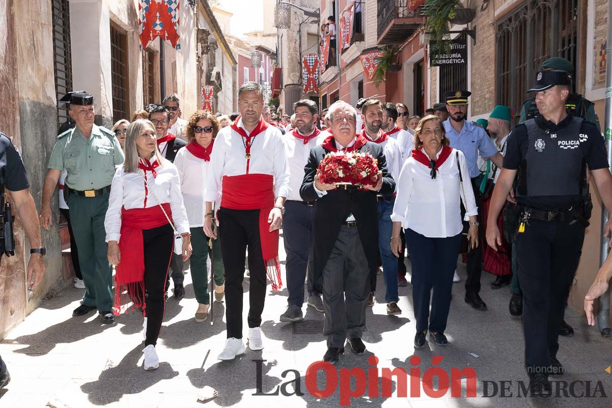 Bandeja de flores y ritual de la bendición del vino en las Fiestas de Caravaca