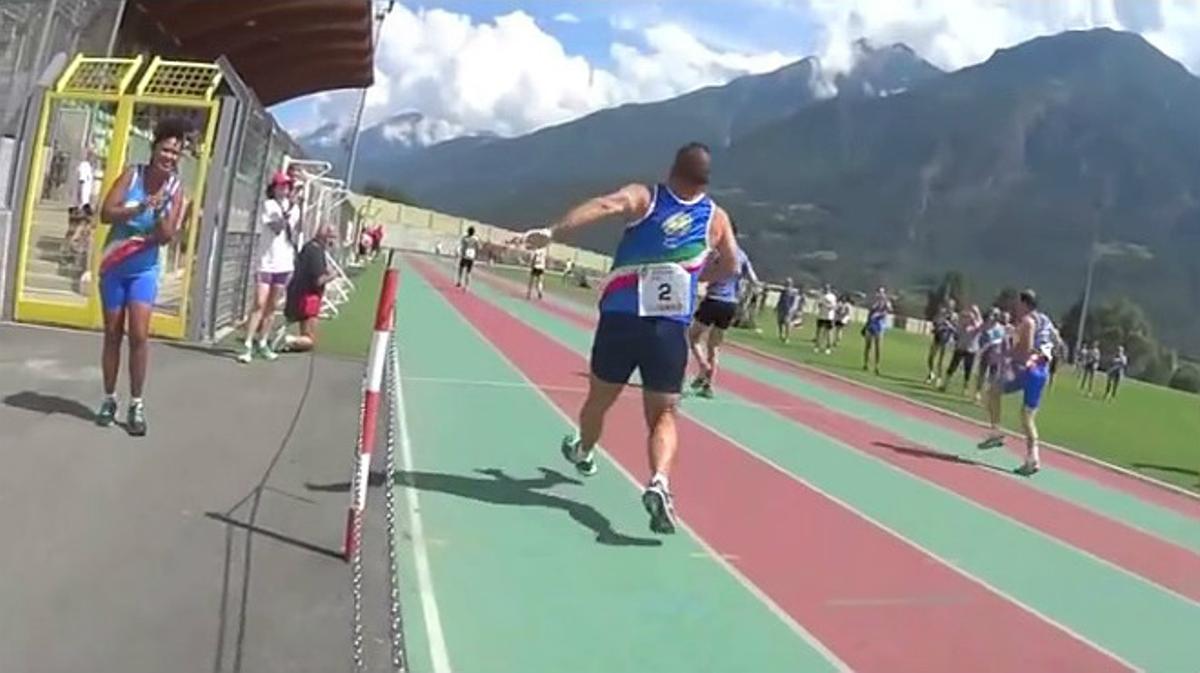 Carrera de ’retro running’ de 100 metres, celebrada a la vall d’Aosta (Itàlia), l’any passat.