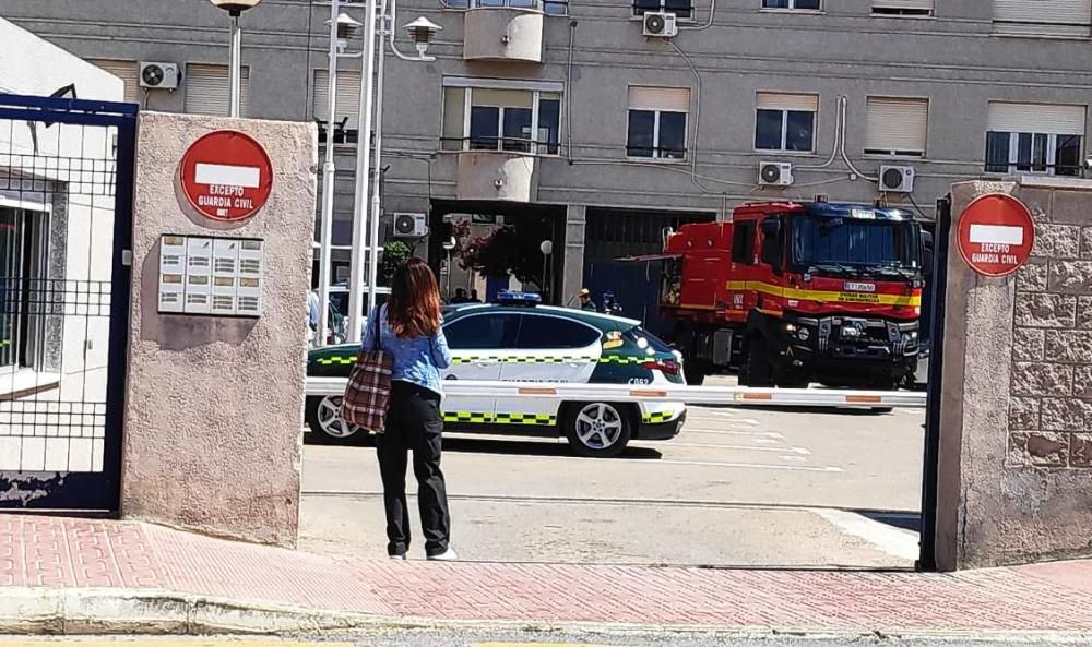 Imagen de la desinfección en el cuartel de la Guardia Civil de Torrevieja por parte de la UME