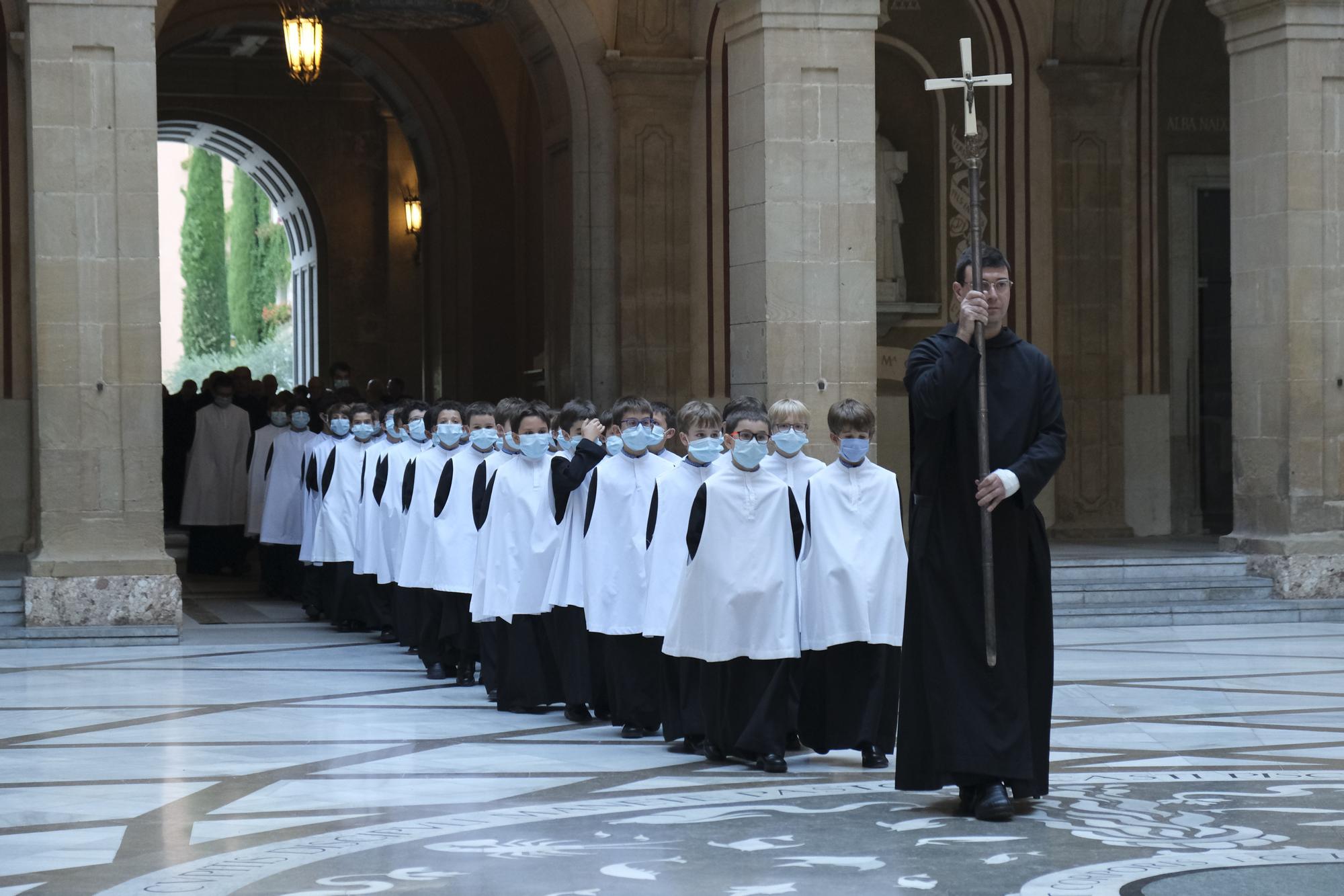 El nou abat de Montserrat s'estrena a la celebració de vespres
