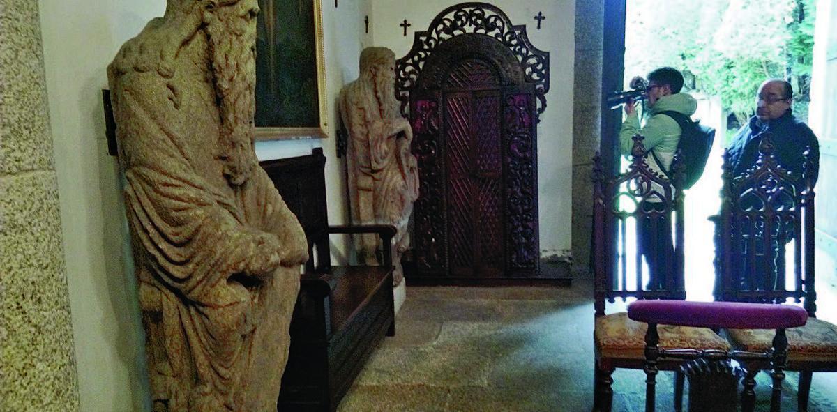 Las esculturas del Mestre Mateo en la capilla del pazo de Meirás.