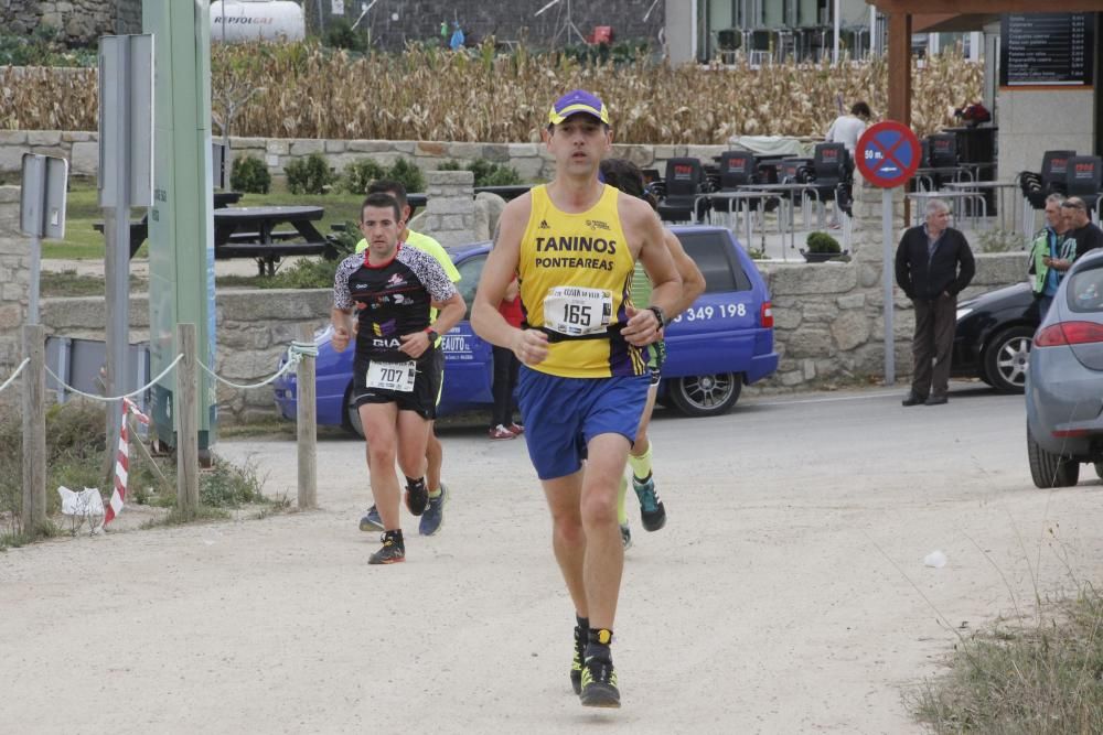 Más de medio millar de corredores completaron el espectacular y exigente recorrido de 21 kilómetros por la Costa da Vela de Cangas.