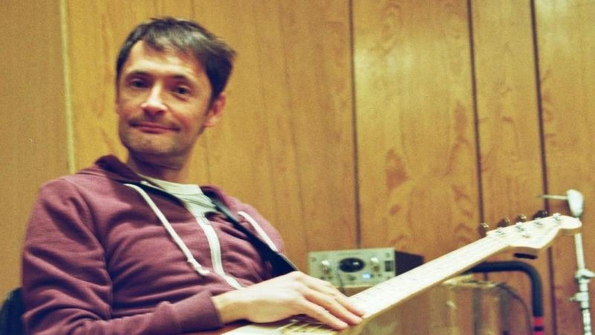 El bajista Nando Robles.