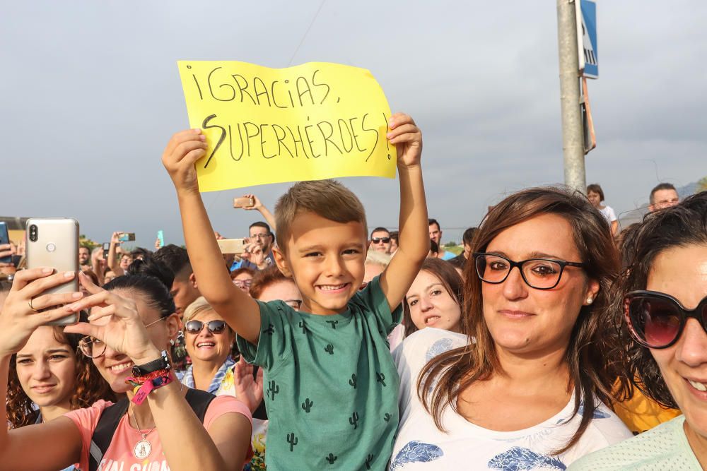 Orihuela despide a la UME entre vítores y aplausos