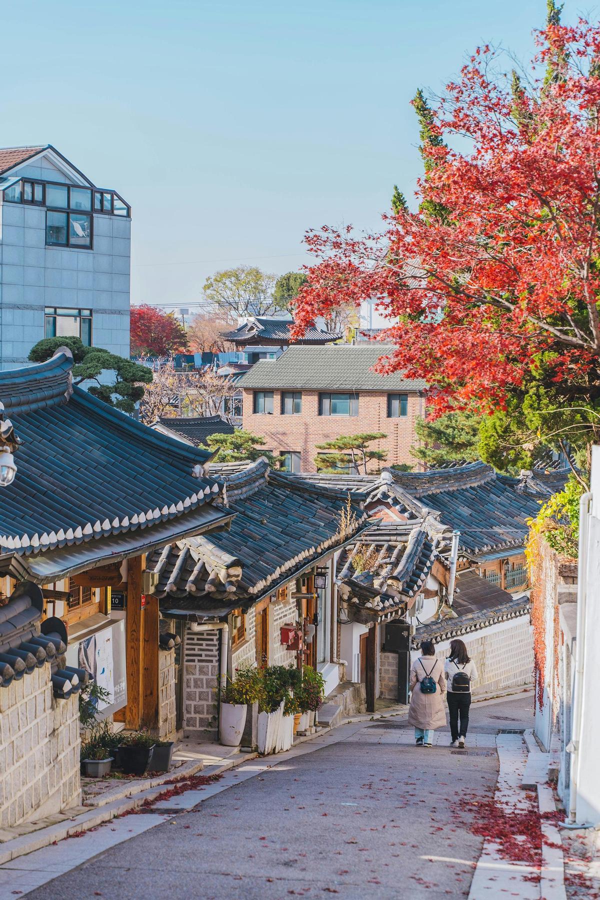 Bukchon Hanok Village conserva algunas de las casas tradicionales más bonitas de Seúl.