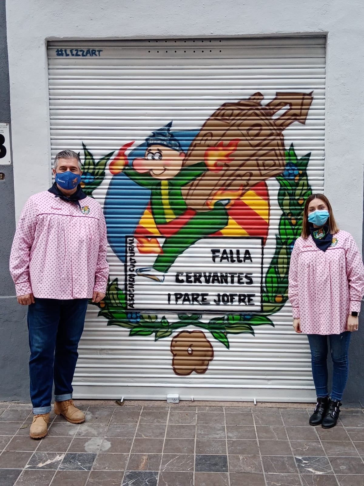 Actividad en la calle y en casa en el fin de semana de  "Prefallas"