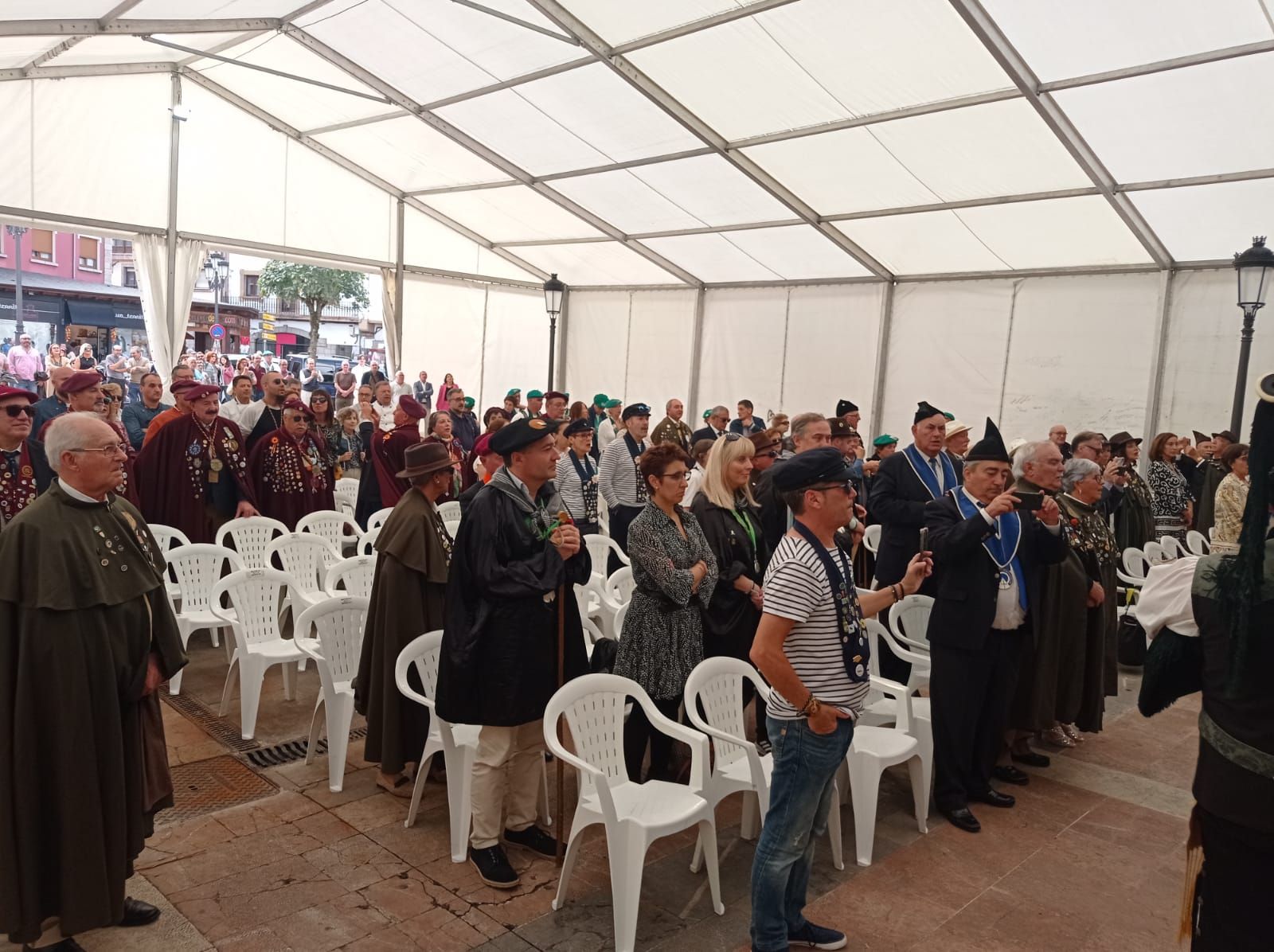 El VII Capítulo de la Cofradía del Queso Gamonéu convierte Cangas de