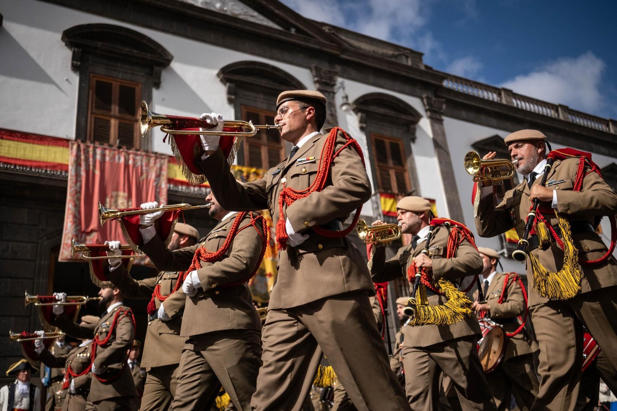Solemne izado de la bandera por el 300 aniversario de la Capitanía General de Canarias