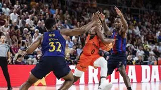 El Barça gana al Valencia un intenso duelo de alternativas