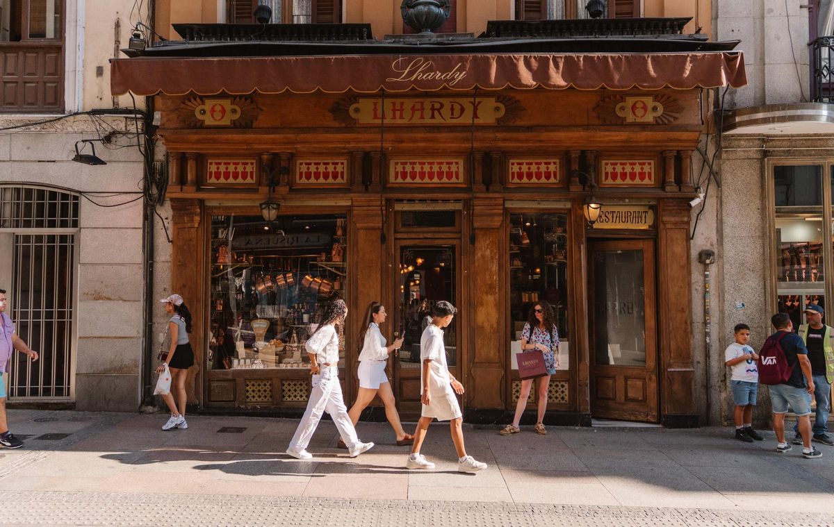 Fachada de Lhardy, considerado el primer restaurante de lujo de Madrid.