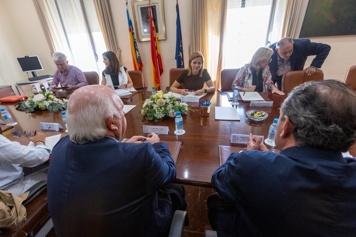 La reunión se ha celebrado en la sede de la Subdelegación de Gobierno.