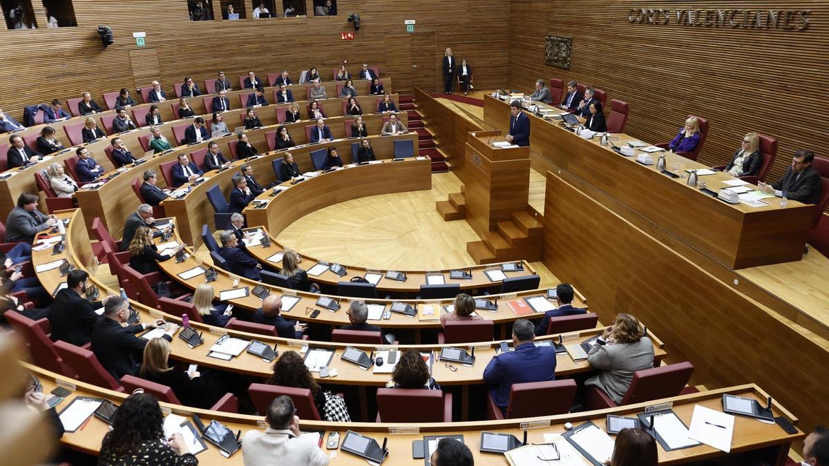 Mazón, en una comparecencia en las Corts