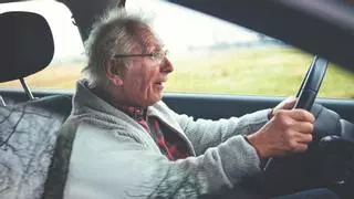 La DGT se pronuncia sobre la retirada del carné de conducir para mayores de 65 años