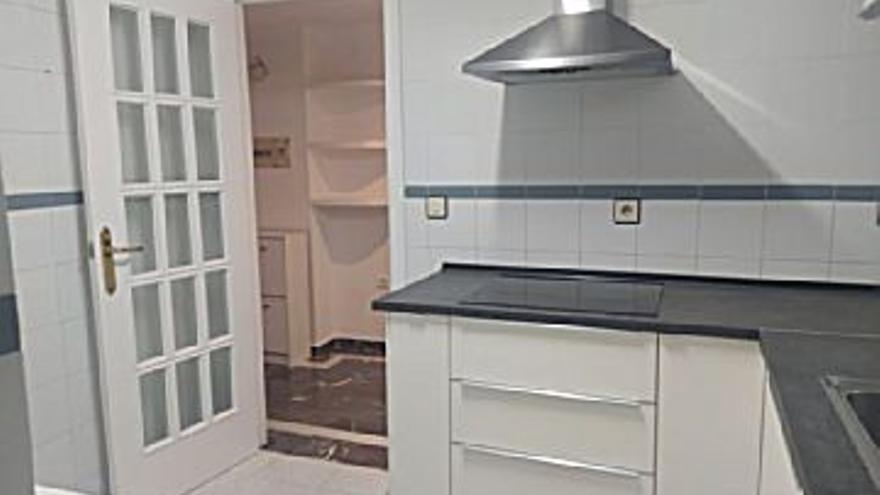 900 € Alquiler de piso en Perchel Sur (Málaga), 2 habitaciones, 2 baños...