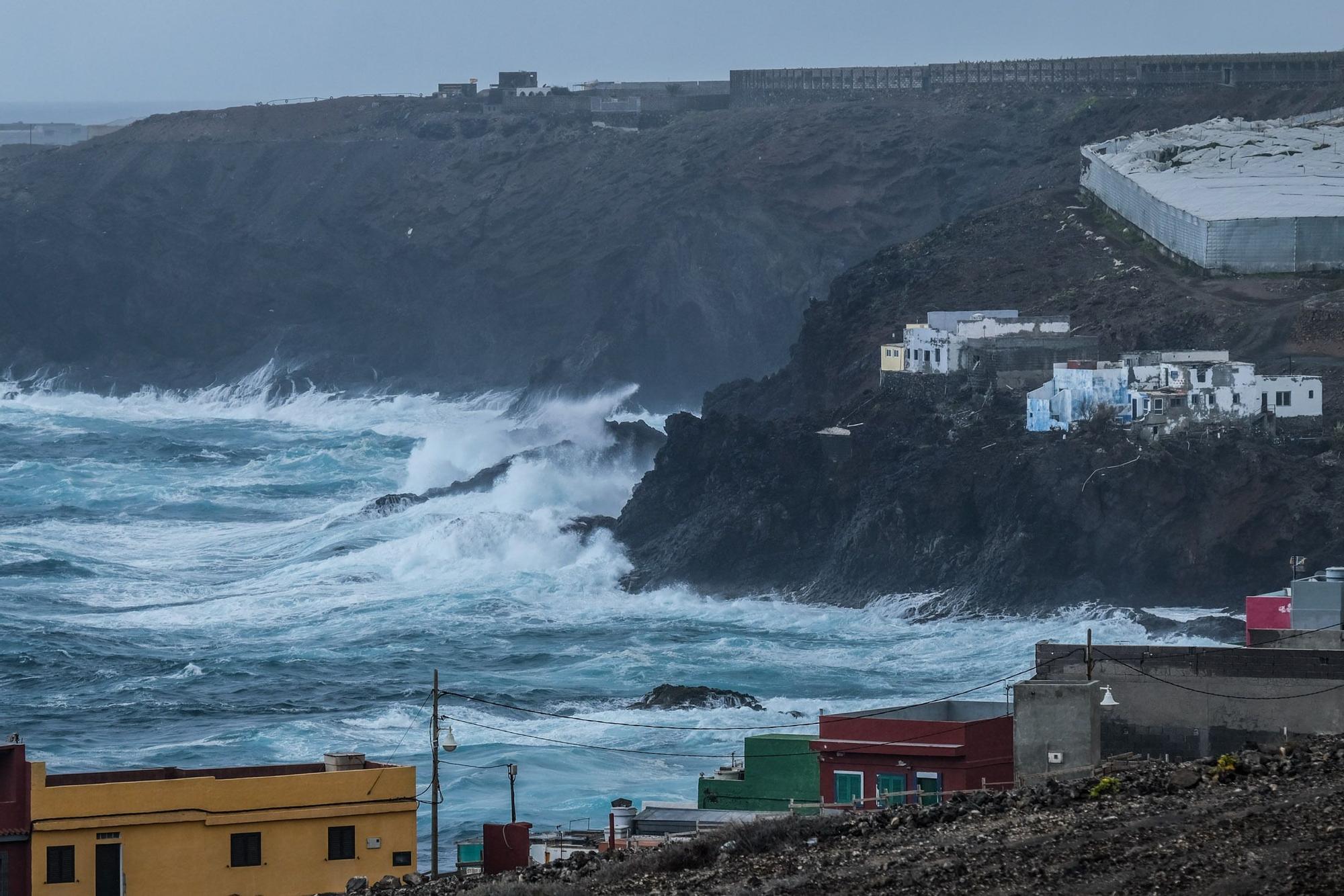 La borrasca Celia deja un temporal de viento y mar en Gran Canaria (14/02/2022)