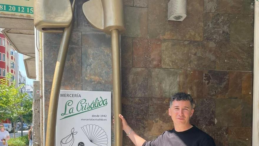 'La bola negra', de Los Javis, esconde una joya de A Coruña: "Todos los abanicos que salen en la película son de La Crisálida"