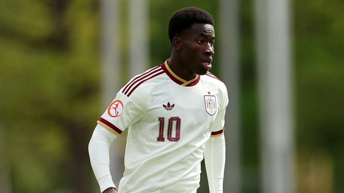 Ebrima ante Italia en las semifinales del Europea Sub-17