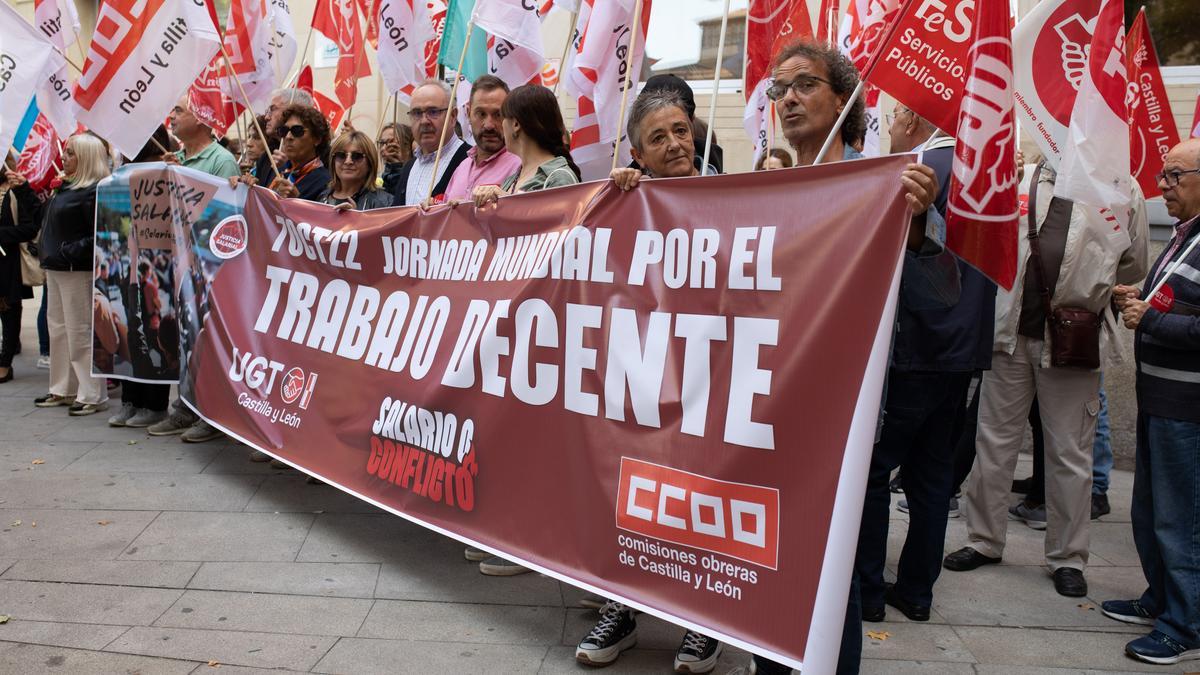 Una concentración anterior de delegados sindicales de UGT y CCOO