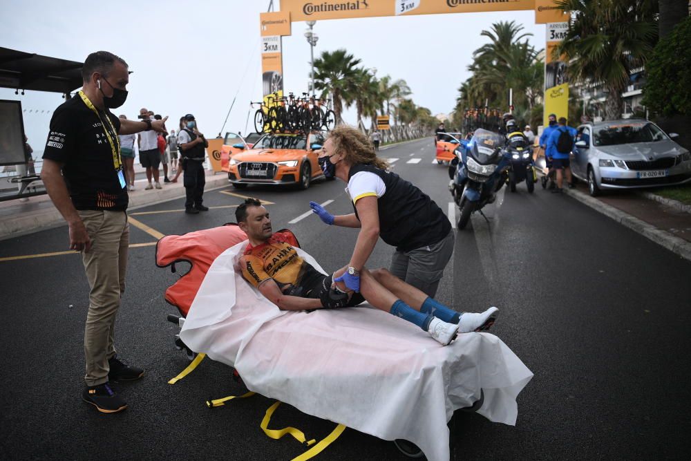 Espectacular caída en la primera etapa del Tour 2020