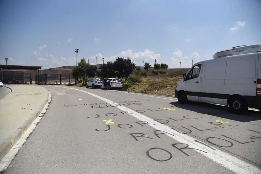 L'entorn de la presó de Lledoners es lleva tenyit